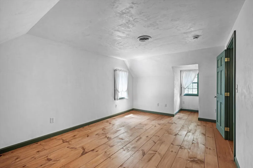 32 Olde Parish Road Rye NH 03870