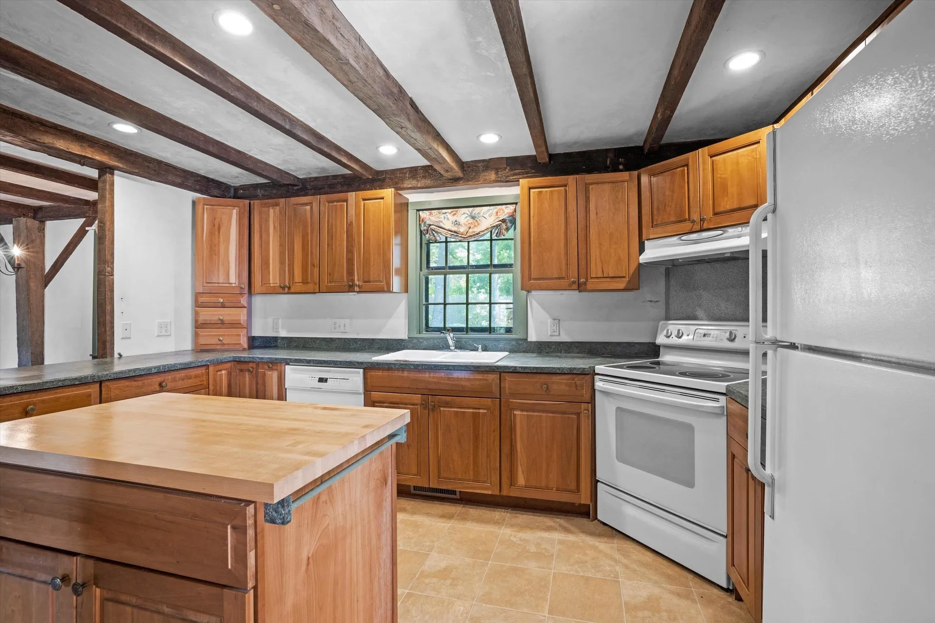 32 Olde Parish Road Rye NH 03870