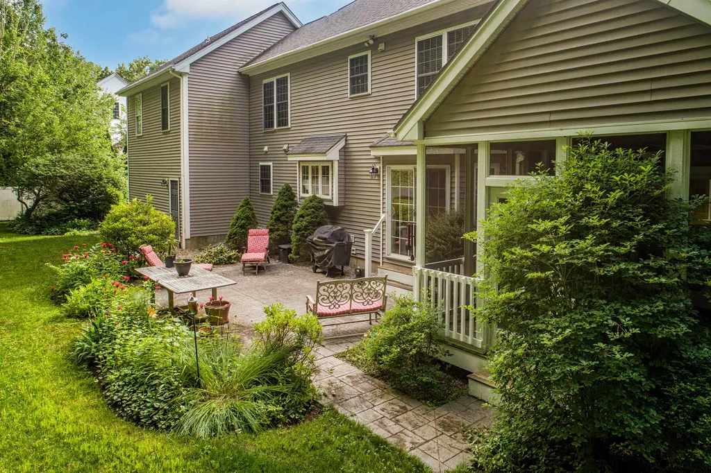 27 Overlook Drive Dover NH 03820