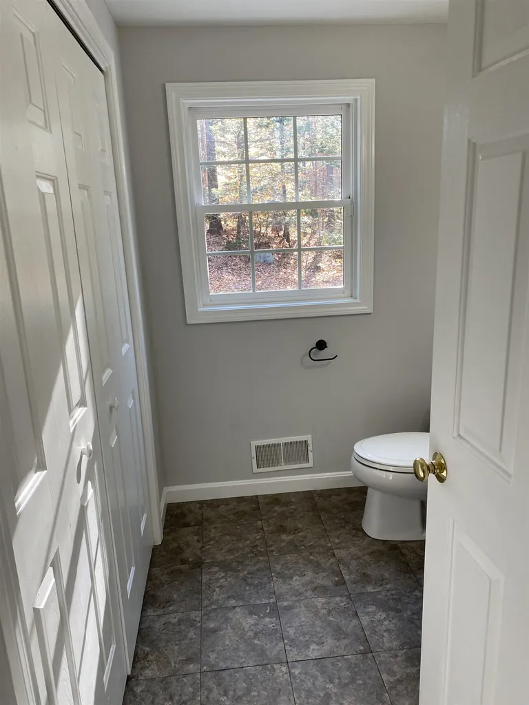 1 Hunter Drive Epping NH 03042