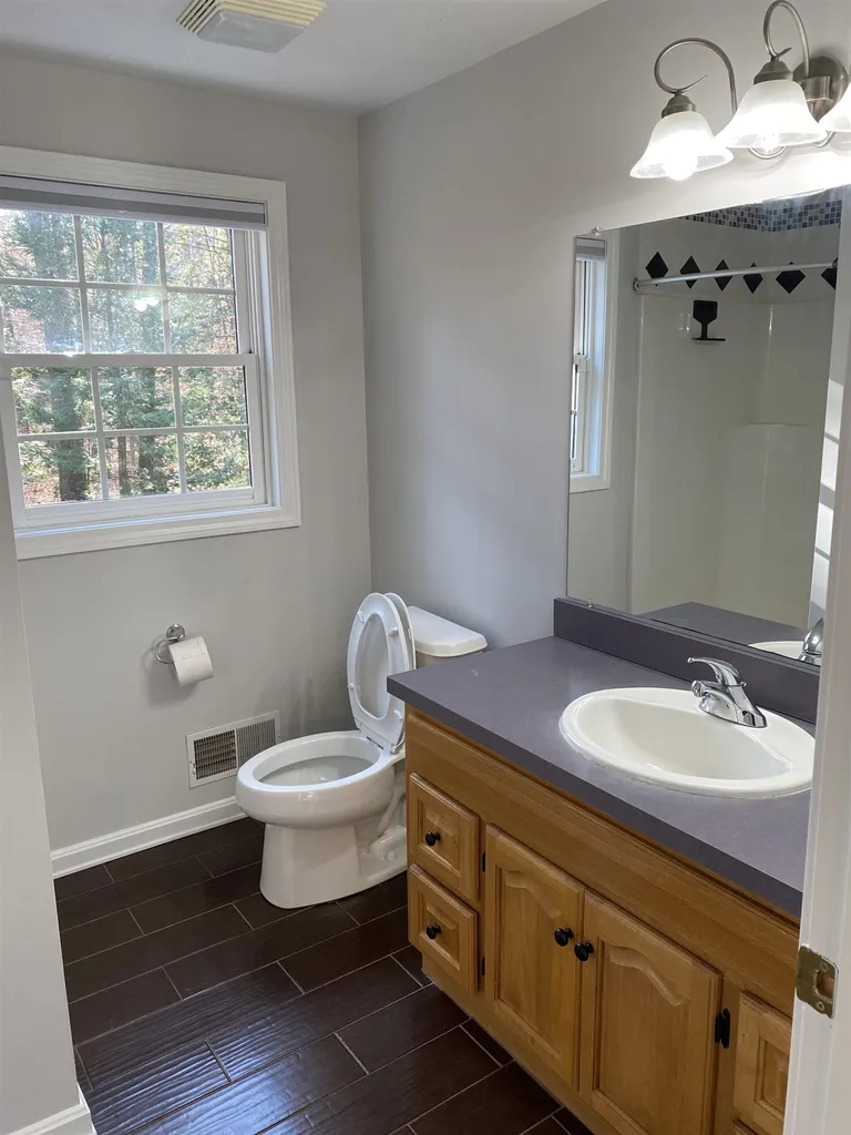 1 Hunter Drive Epping NH 03042