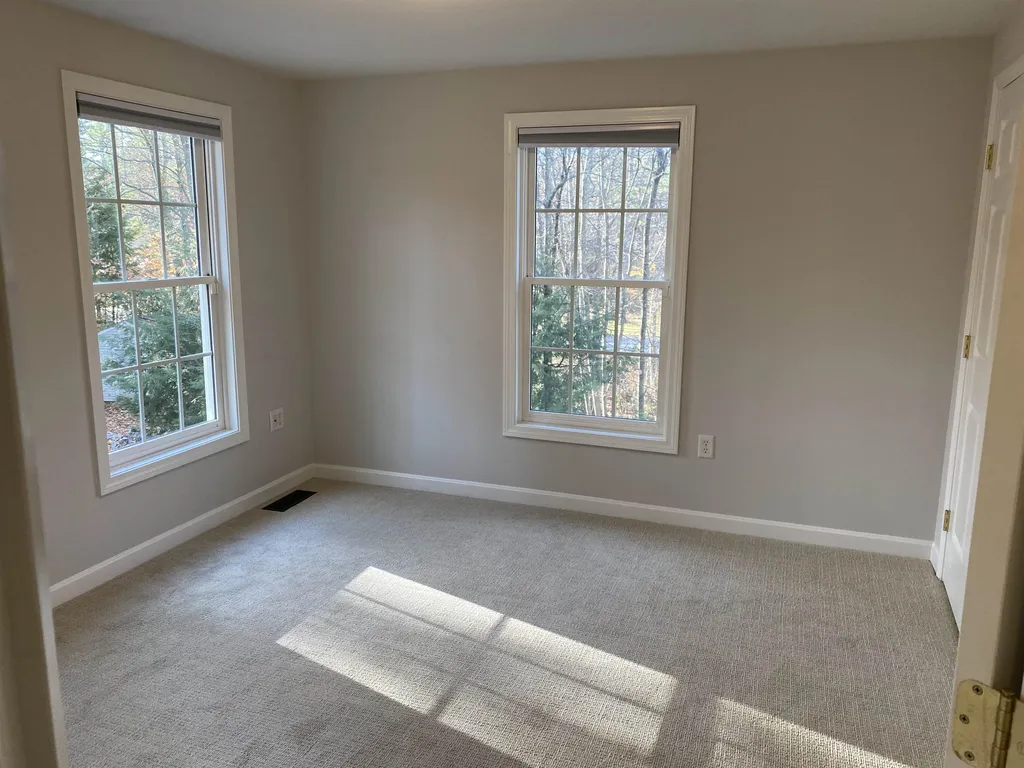 1 Hunter Drive Epping NH 03042