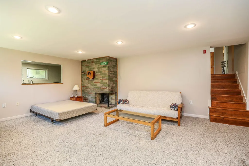 9 Briar Road Bedford NH 03110