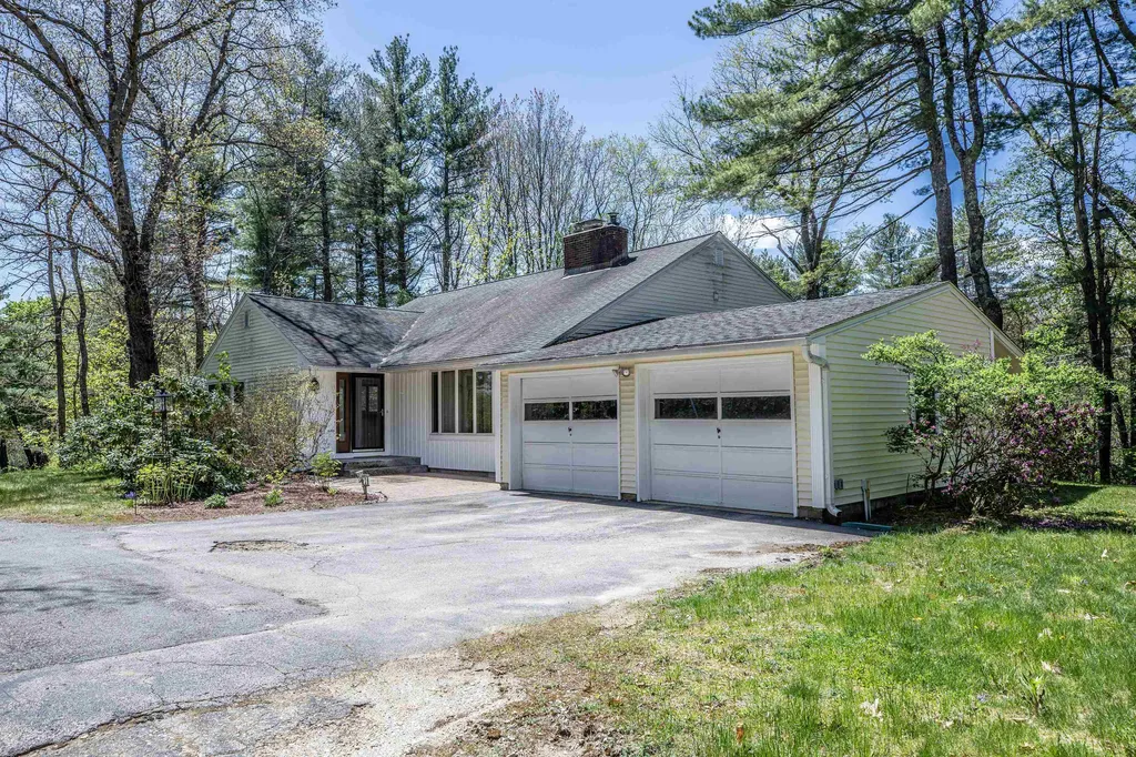 9 Briar Road Bedford NH 03110