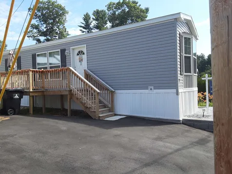 73 Mobile Drive Hudson NH 03051