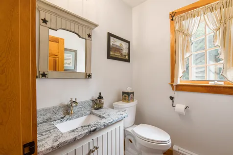 158 Carriage Road New Boston NH 03070