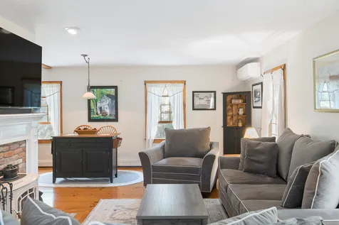 158 Carriage Road New Boston NH 03070