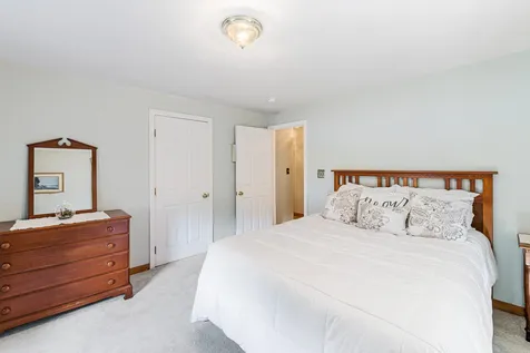 158 Carriage Road New Boston NH 03070