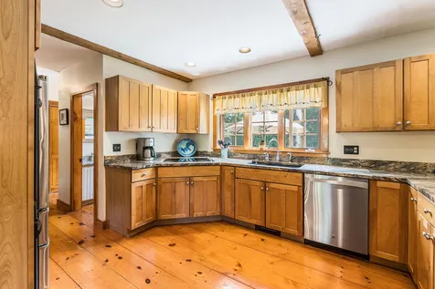 158 Carriage Road New Boston NH 03070