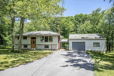 31 Prescott Heights Road Hooksett NH 03106