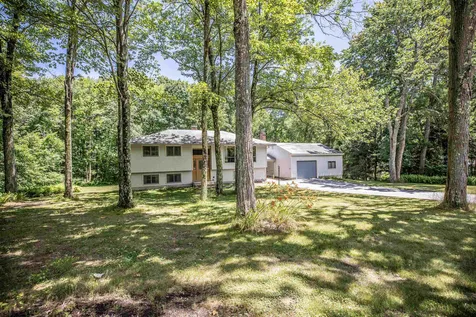 31 Prescott Heights Road Hooksett NH 03106