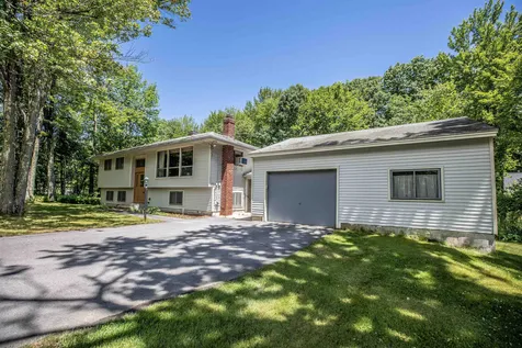 31 Prescott Heights Road Hooksett NH 03106