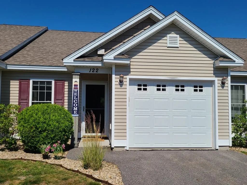 28 Owens Drive Swanzey NH 03446
