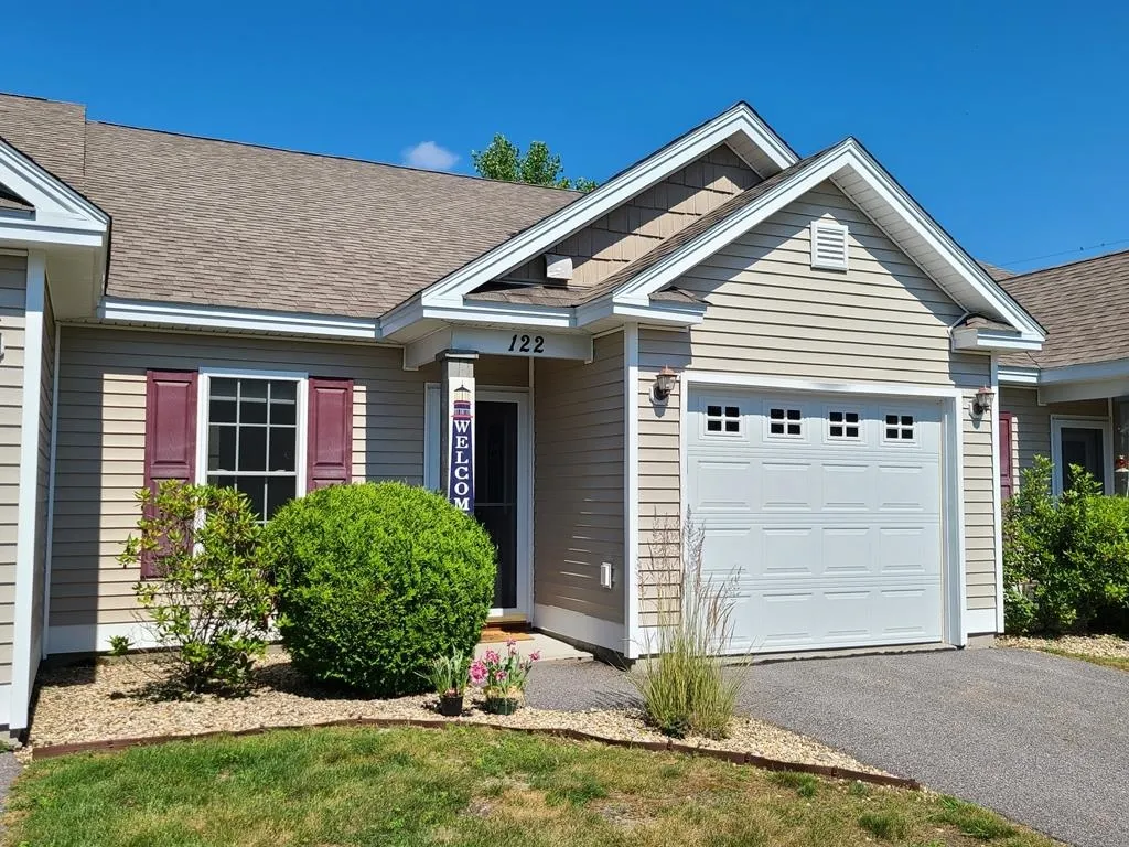 28 Owens Drive Swanzey NH 03446