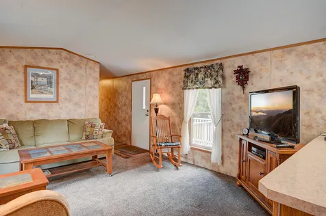 32 Acorn Lane Tamworth NH 03886