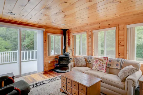 32 Acorn Lane Tamworth NH 03886