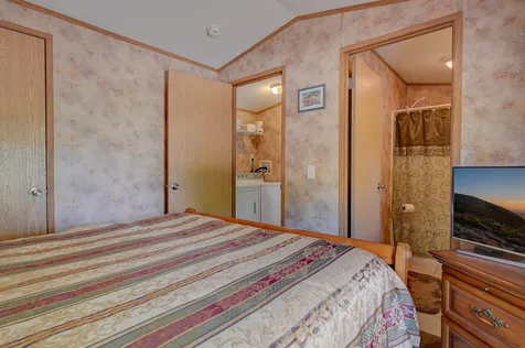 32 Acorn Lane Tamworth NH 03886