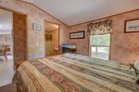 32 Acorn Lane Tamworth NH 03886