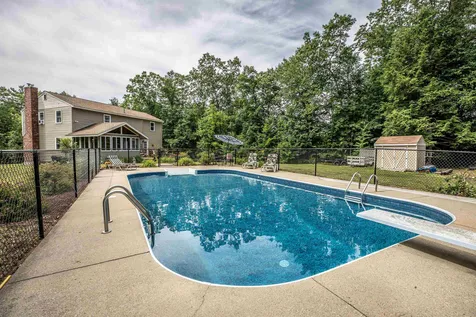 29 Garden Drive Litchfield NH 03052