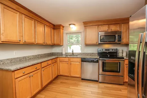 29 Garden Drive Litchfield NH 03052