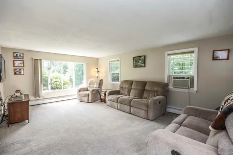 29 Garden Drive Litchfield NH 03052