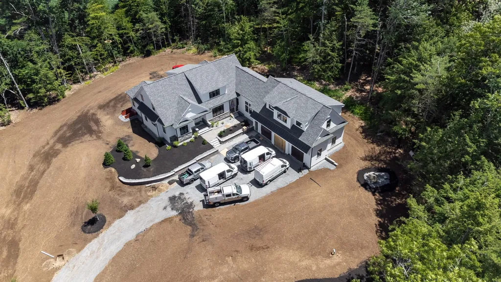 22 Patriots Road Stratham NH 03885