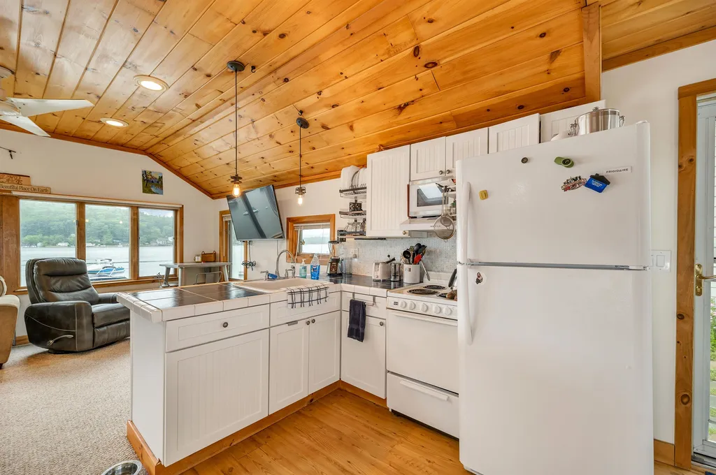 55 Lakeside Road Bristol NH 03222