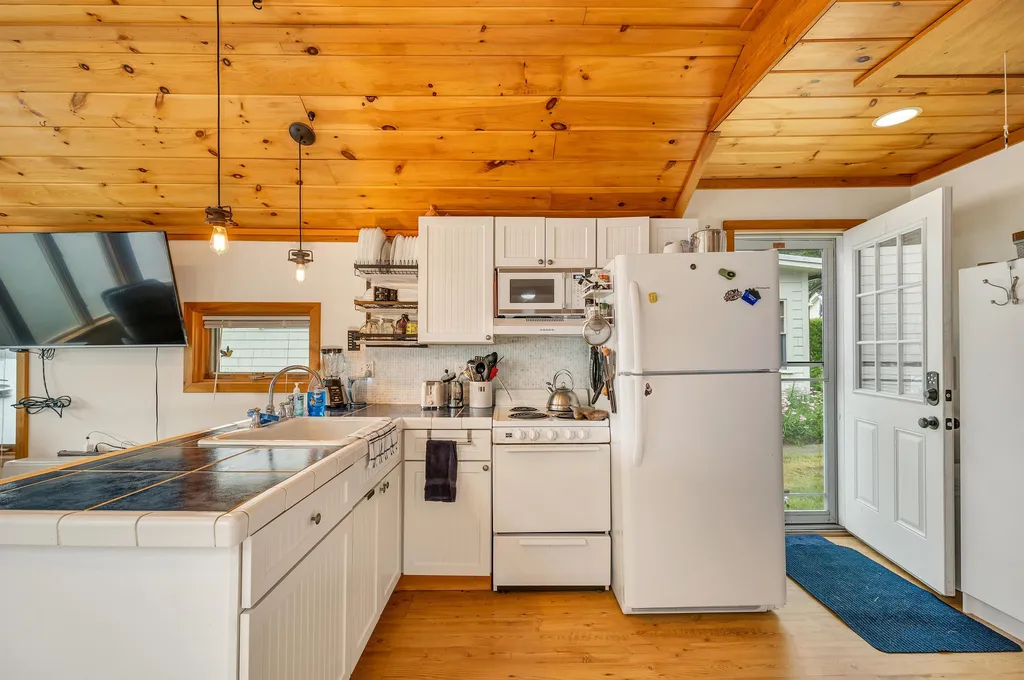 55 Lakeside Road Bristol NH 03222