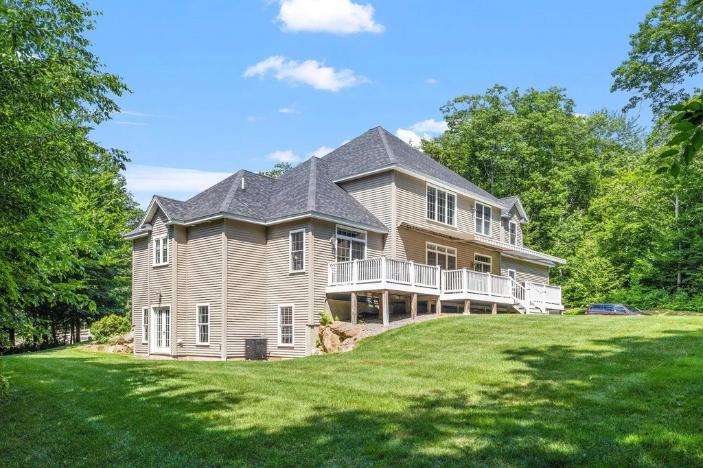 44 Farm View Lane Gilford NH 03249