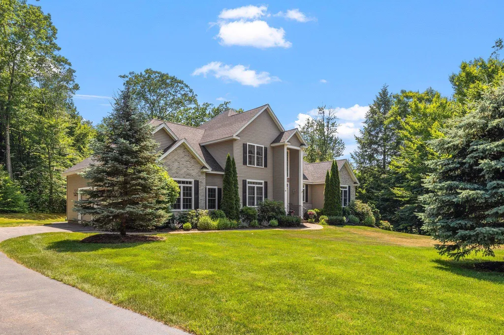 44 Farm View Lane Gilford NH 03249