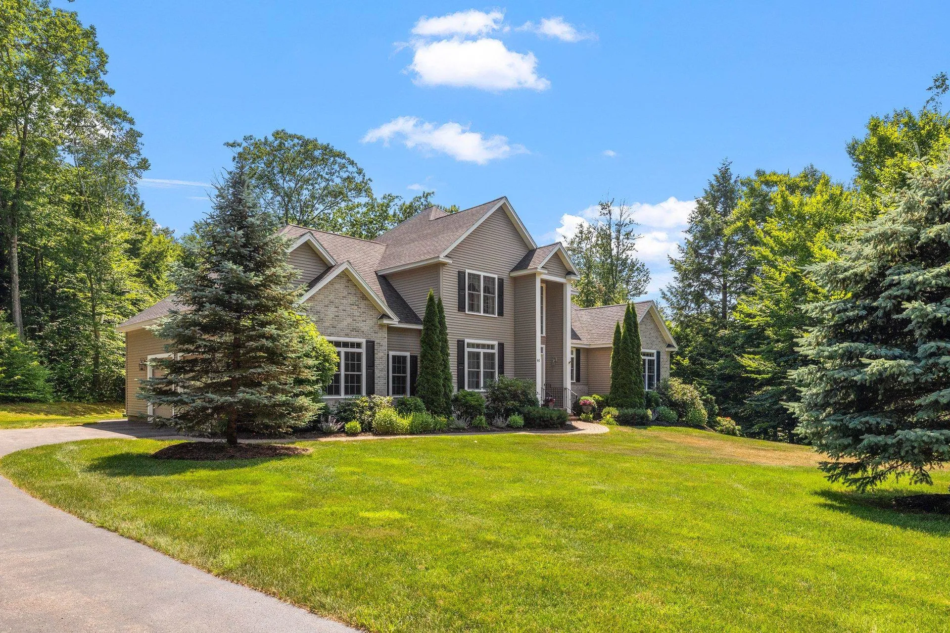 44 Farm View Lane Gilford NH 03249
