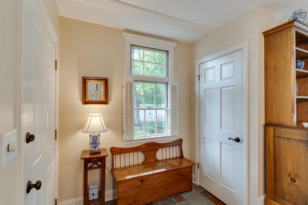 9 Wedgewood Road Dover NH 03820