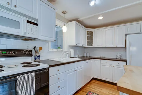 9 Wedgewood Road Dover NH 03820