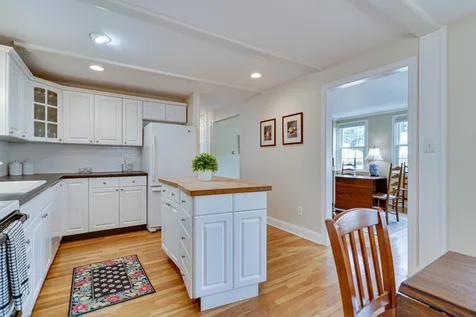 9 Wedgewood Road Dover NH 03820