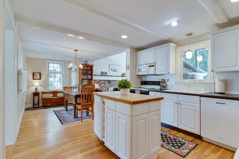 9 Wedgewood Road Dover NH 03820