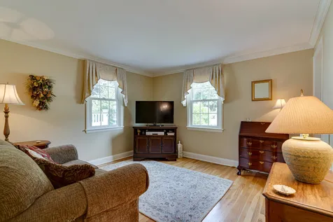 9 Wedgewood Road Dover NH 03820