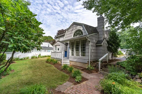 9 Wedgewood Road Dover NH 03820