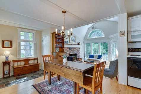 9 Wedgewood Road Dover NH 03820