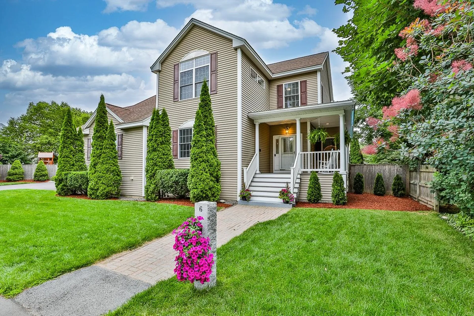 6 Lee Street Nashua NH 03064