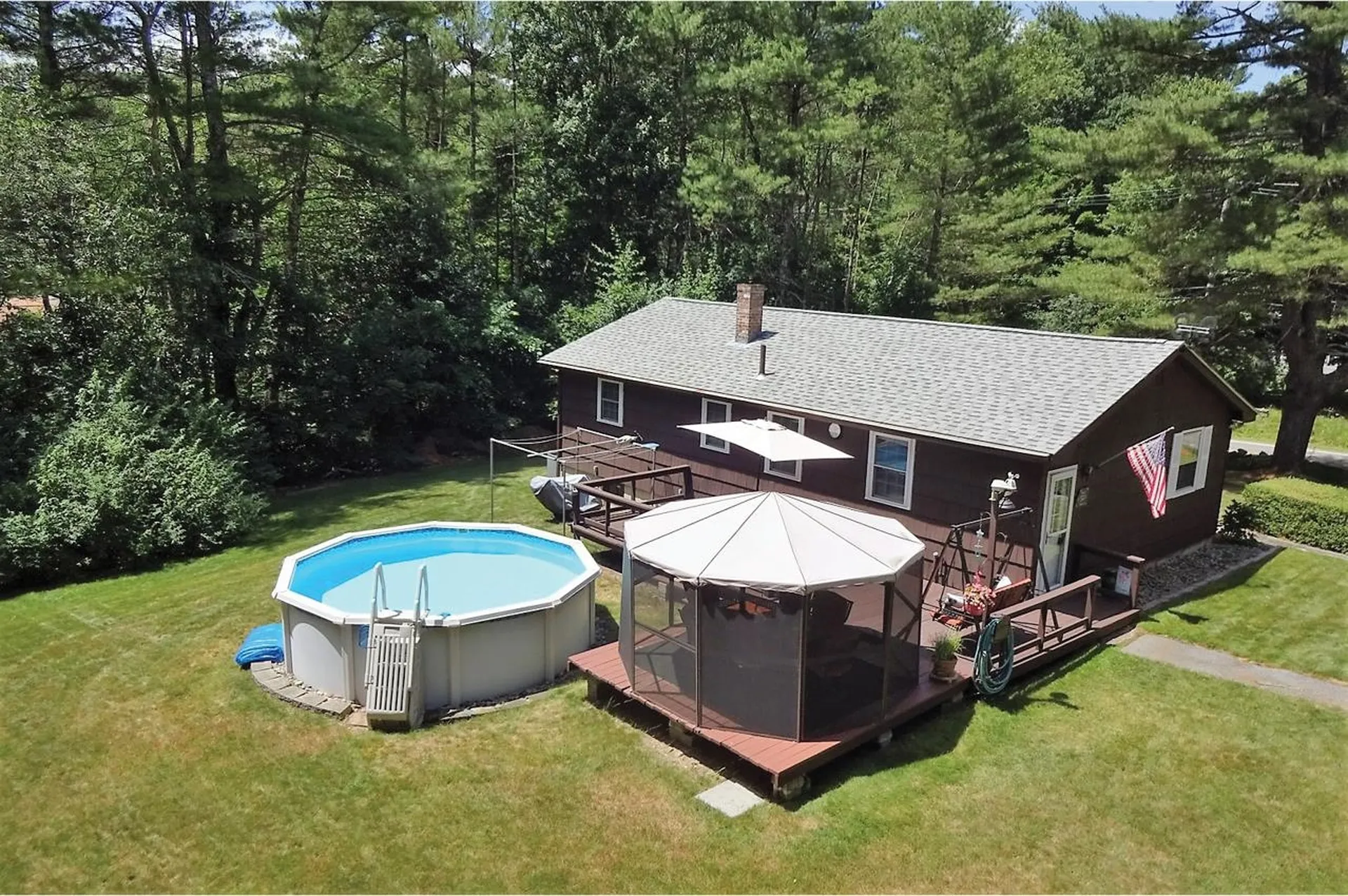934 Mammoth Road Pelham NH 03076