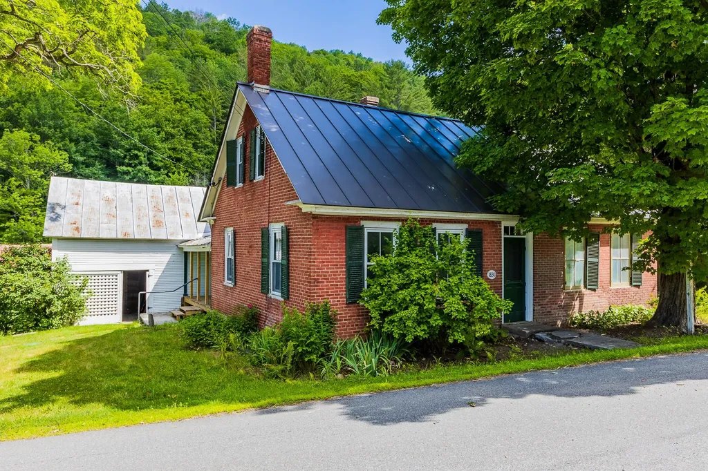 311 Vt Route 110 Tunbridge VT 05077