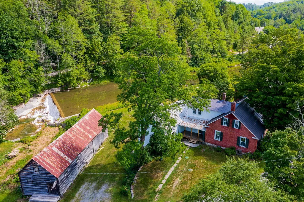 311 Vt Route 110 Tunbridge VT 05077