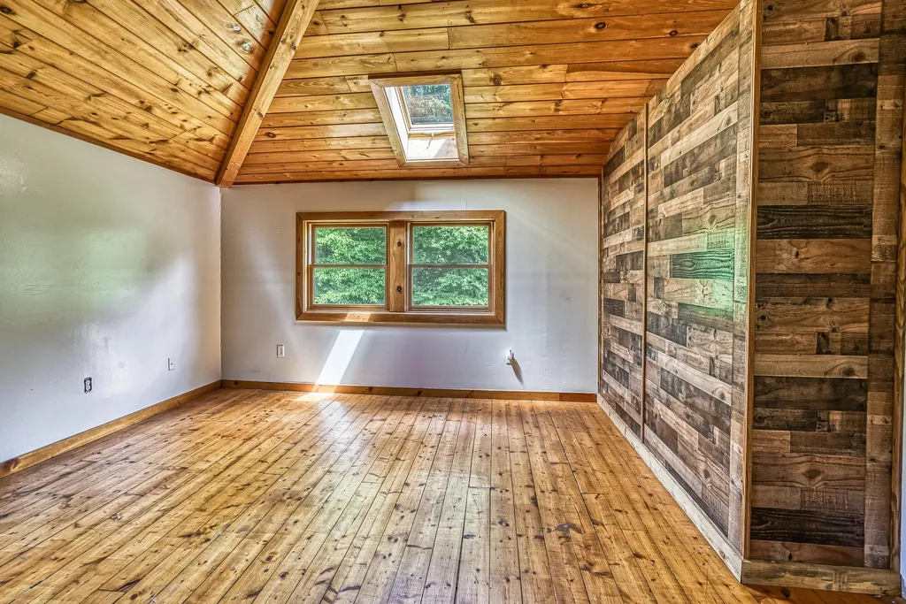 75 N Slack Road Unity NH 03743