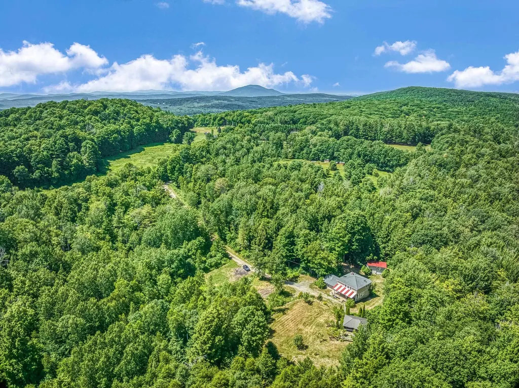 75 N Slack Road Unity NH 03743