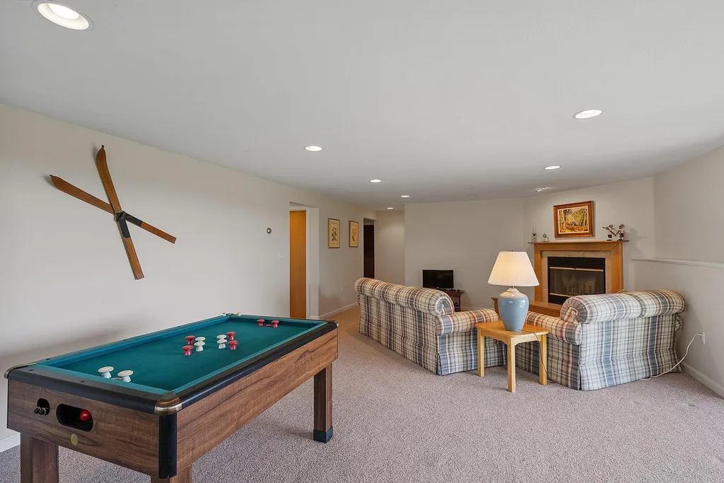21 North Peak Village Road Newbury NH 03255