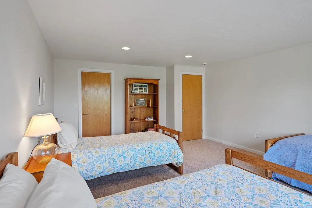 21 North Peak Village Road Newbury NH 03255