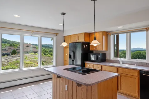 21 North Peak Village Road Newbury NH 03255