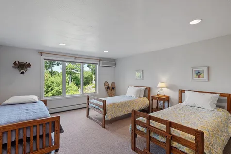 21 North Peak Village Road Newbury NH 03255