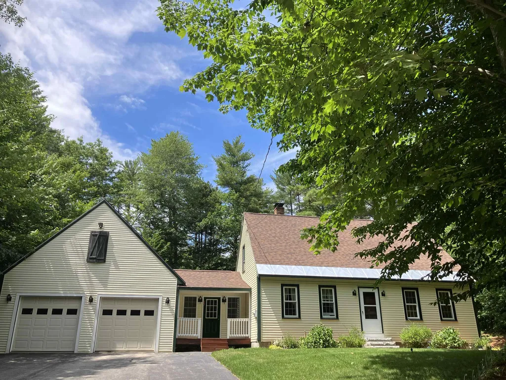 13 Friar Tuck Way Wolfeboro NH 03894