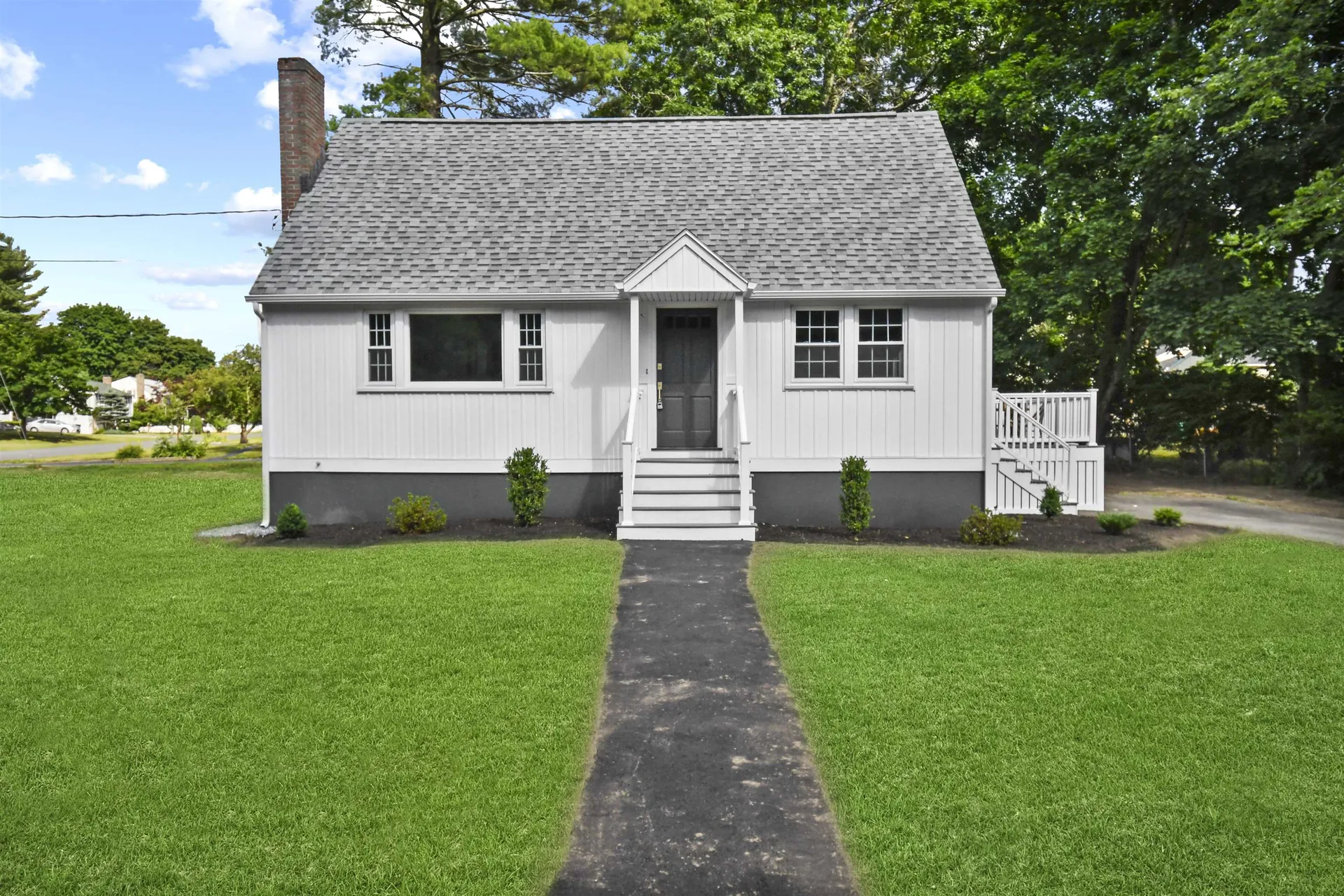 26 Royal Circle Salem NH 03079